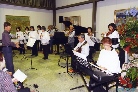 ���t���i